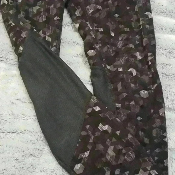 Athleta Geometric pattern Leggins - Picture 4 of 6